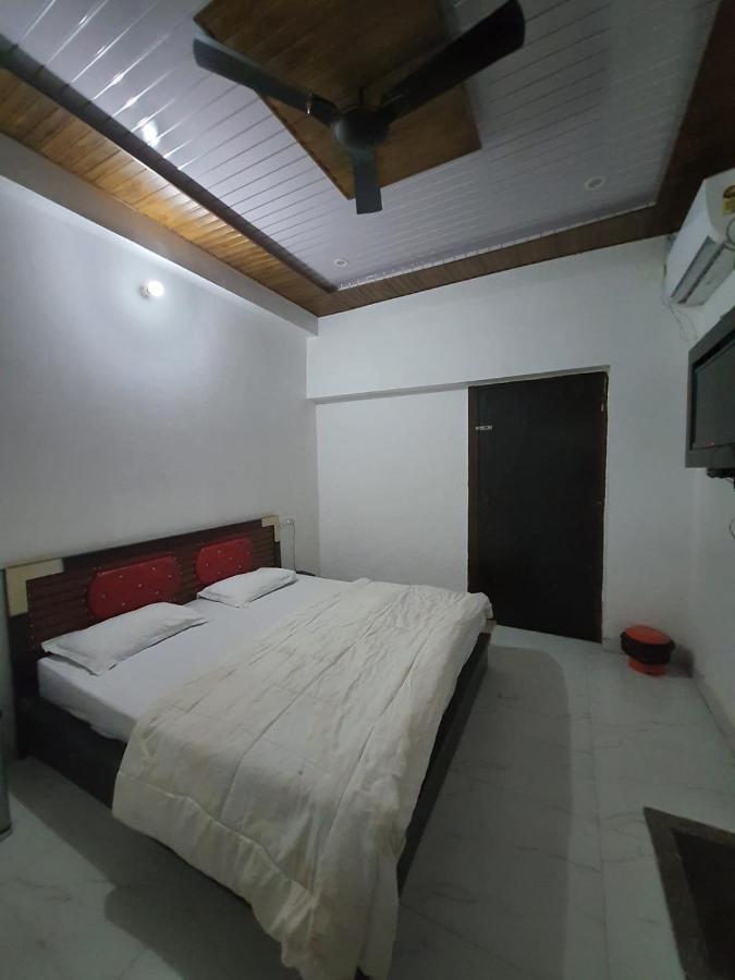 Oyo 83936 Chaudhary Guest House Bulandshahr Exterior foto